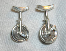 Unicycle cufflinks